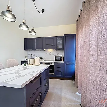 Peaceful With Private Pool And Rooftop Jacuzzi Βίλα *