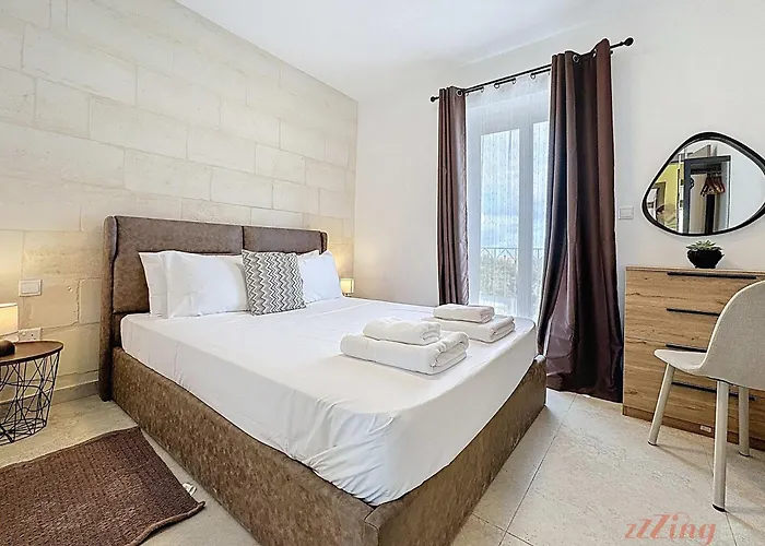 Βίλα Peaceful With Private Pool And Rooftop Jacuzzi