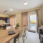 Villa Peaceful With Private Pool And Rooftop Jacuzzi *