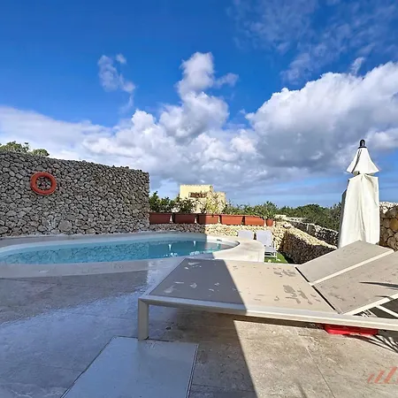 Peaceful With Private Pool And Rooftop Jacuzzi Villa *