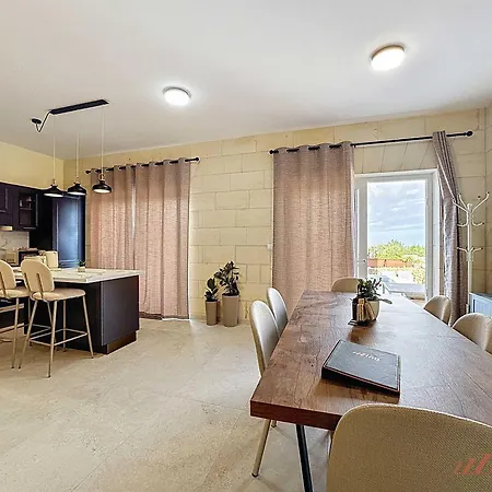 Вилла Peaceful With Private Pool And Rooftop Jacuzzi *