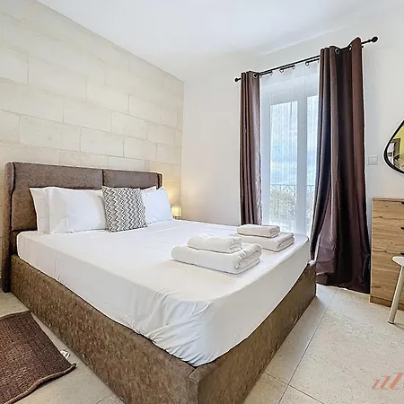 Вилла Peaceful With Private Pool And Rooftop Jacuzzi