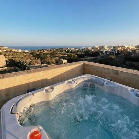 Вилла Peaceful With Private Pool And Rooftop Jacuzzi