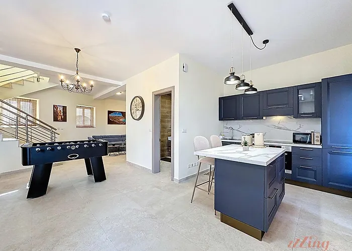 Peaceful With Private Pool And Rooftop Jacuzzi