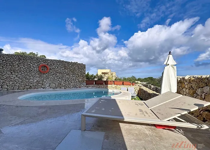 Peaceful With Private Pool And Rooftop Jacuzzi וילה *